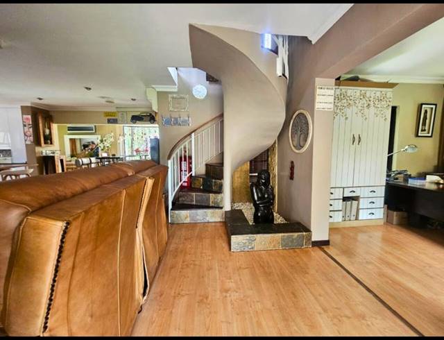 3 BEDROOM HOUSE FOR SALE IN GLEN ERASMIA